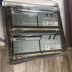 16gb x 2 Sticks (32gb) Ram DDR4