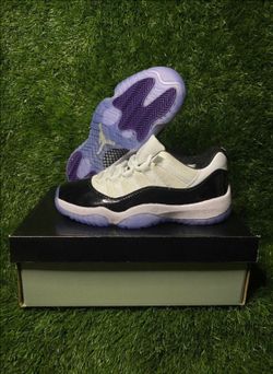 Air Jordan 11 Low Concord Sneakers