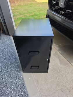 Metal filing cabinet - Free