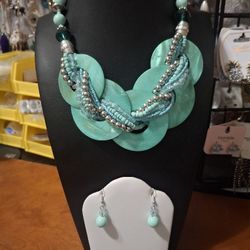 Seashell Circle Pendant Necklace Set 