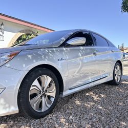 2013 Hyundai Sonata Hybrid