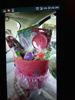 Minnie mouse Easter basket
