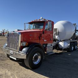 Peterbilt Mixer Truck