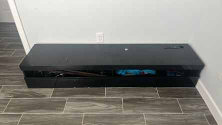 Floating shelf