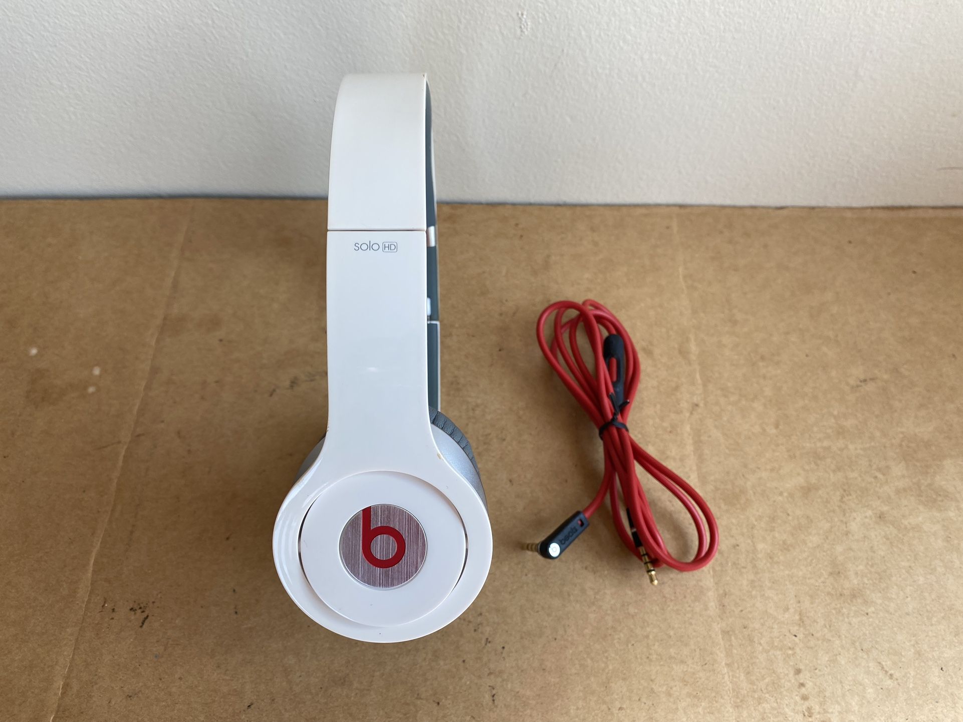 Beats Solo HD Headphones ( Wired )