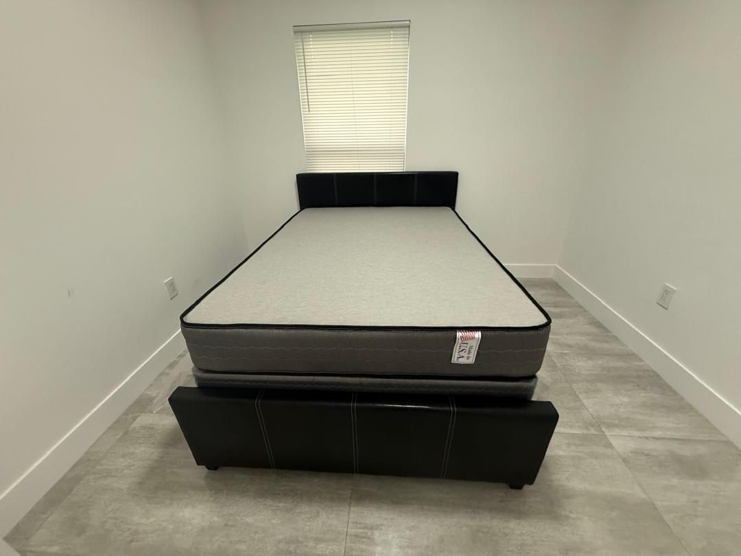 NEW MATTRESS TWIN SIZE PLUSH WITH BOX SPRING