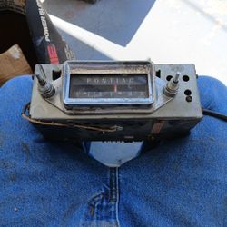 Vintage Pontiac Radio