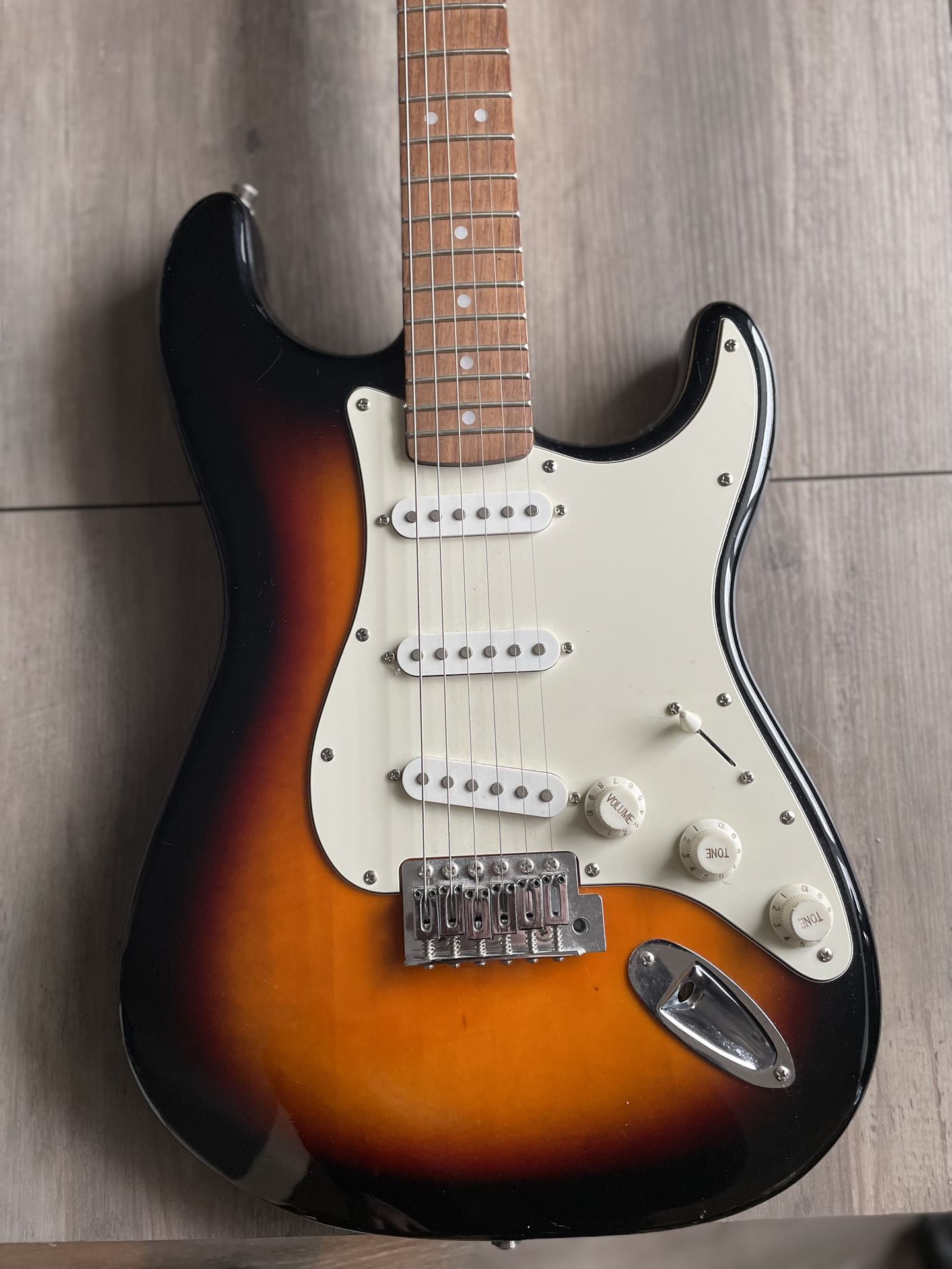 FENDER , STARCASTER