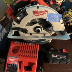🔥Milwaukee Cordless Circular Saw, Battery And Charger Included🔥