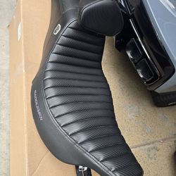 Harley Davidson Saddlemen Seat