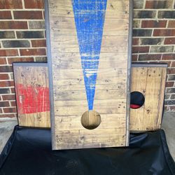 Cornhole set