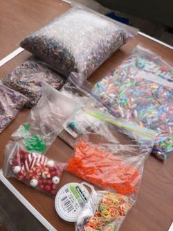 Thoudands and thousands of Beads 30 lbs