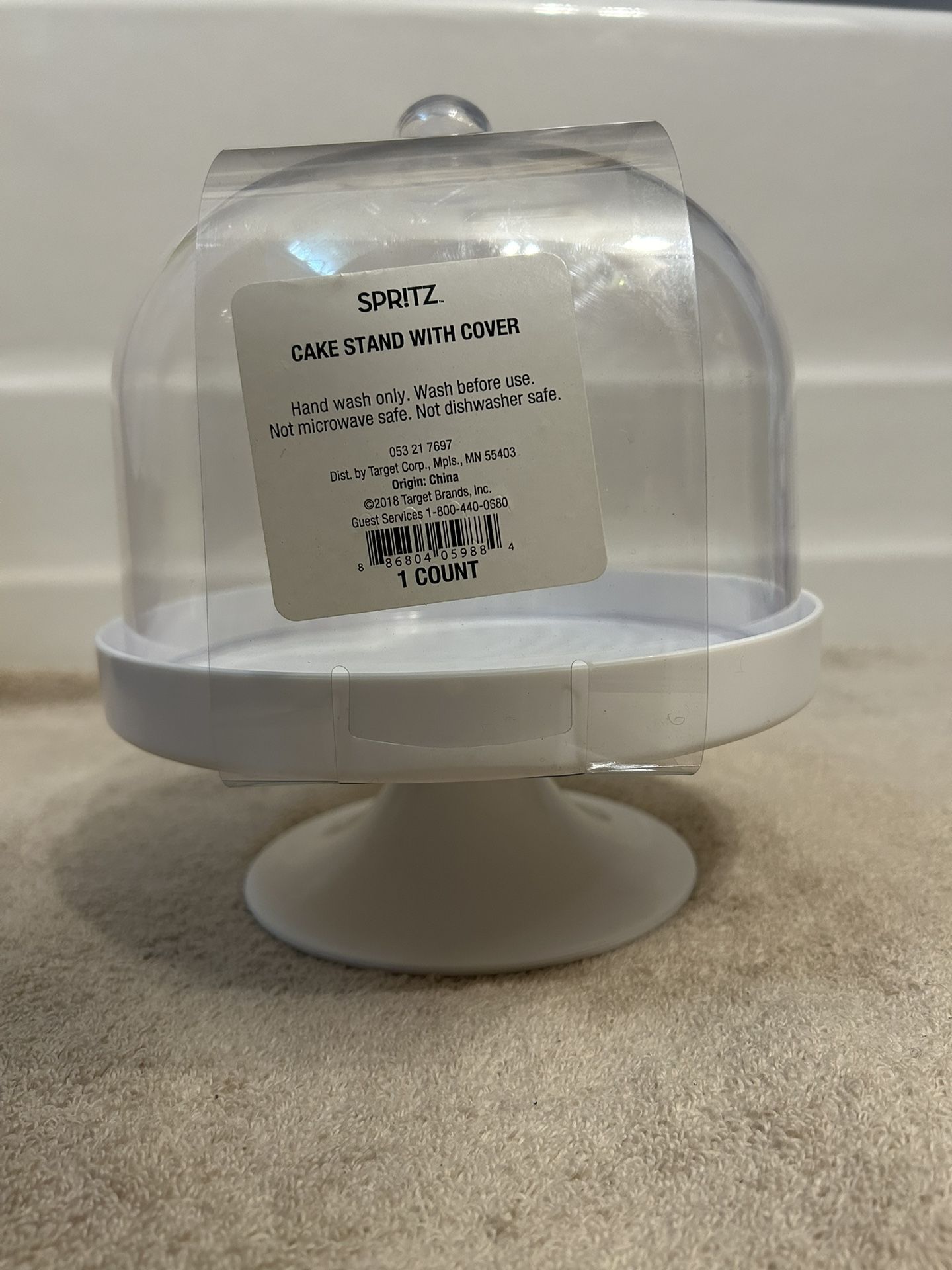 New Acrylic Cake Stand With Cover