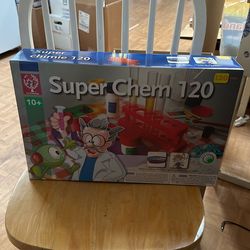 Super Chem 120 Chemistry Lab Test Kit Toy. 