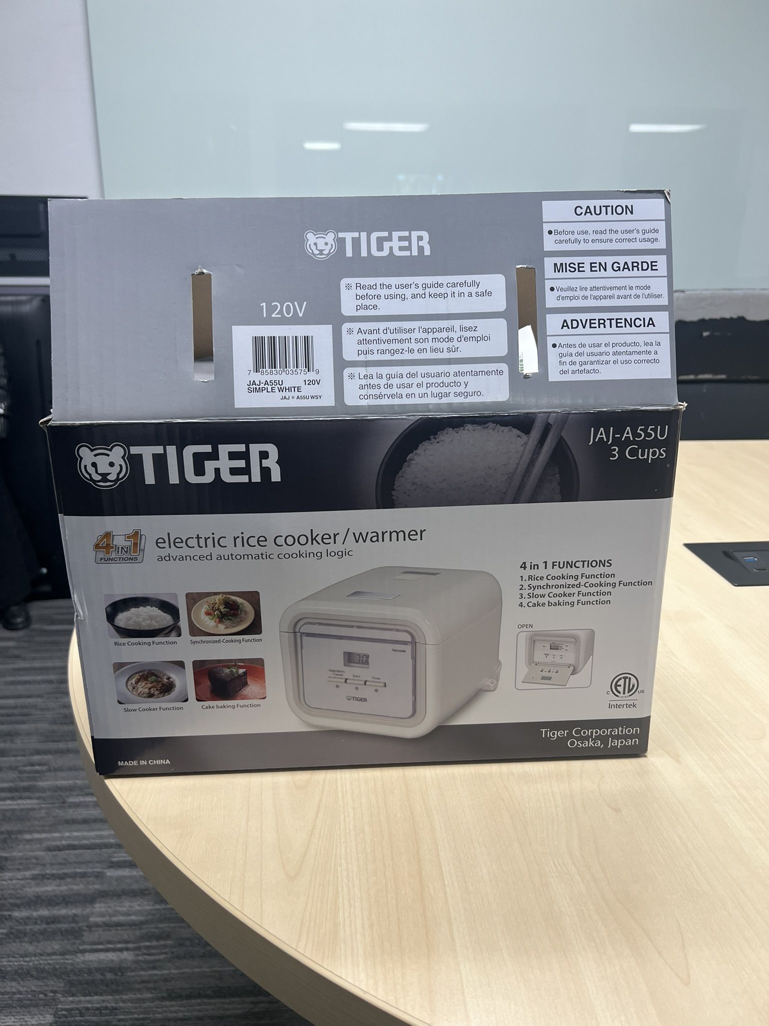 Tiger 3 Cup Rice Cooker JAJ-A55U (New)