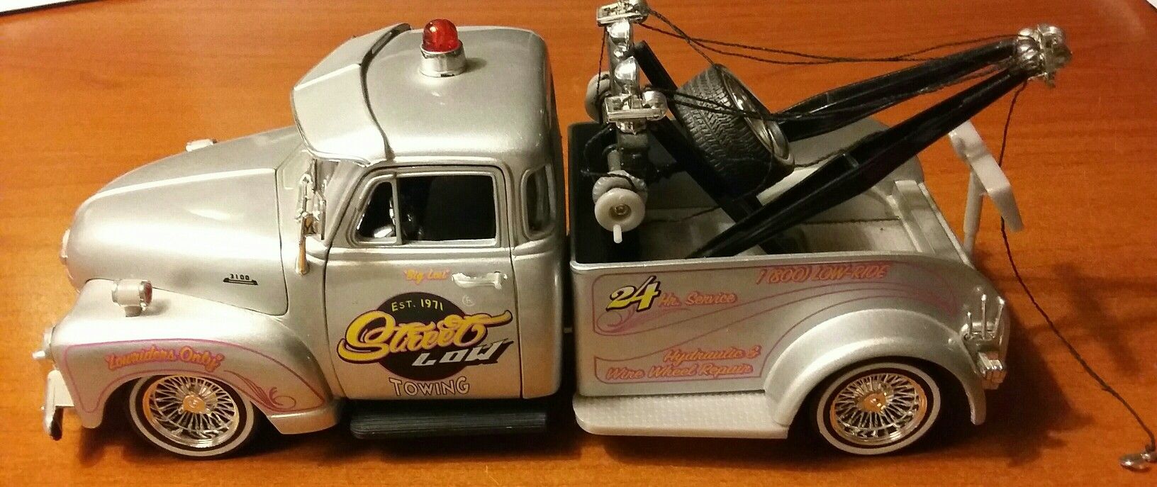 **VERY RARE** 1953 CHEVY LOWRIDER TOW TRUCK, SCALE 1/24