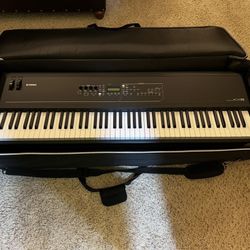 Yamaha KX8 Keyboard