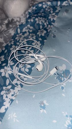 Wired apple earbuds