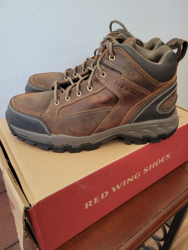 New Redwing Boots 9.5 Size
