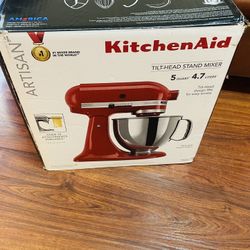 For Sale  Kitchen Aid Mixer Usada Funciona Todo Bien  $180