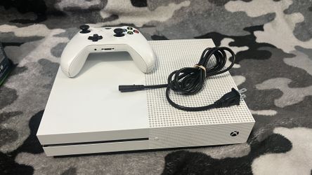 Xbox one w games (read description)
