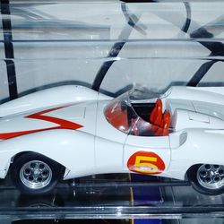 1/18 Scale Diecast Speed Racer Mach 5 + Display Case