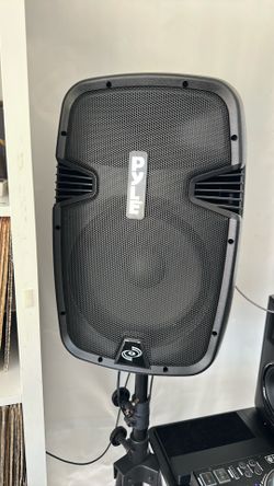 2 Pyle PA speakers