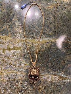 minoxia gold skull necklace