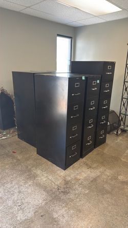 Filing cabinets Prices to sell. Best offer MUST GO TODAY