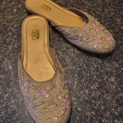 Women size 8.5 Route 66 slip on shoes tan with pink floral sequins 