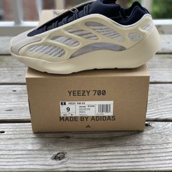 BRAND NEW ADIDAS x YEEZY 700 V3 “AZAEL” FOR SALE!!! MEN SIZE 9 $270