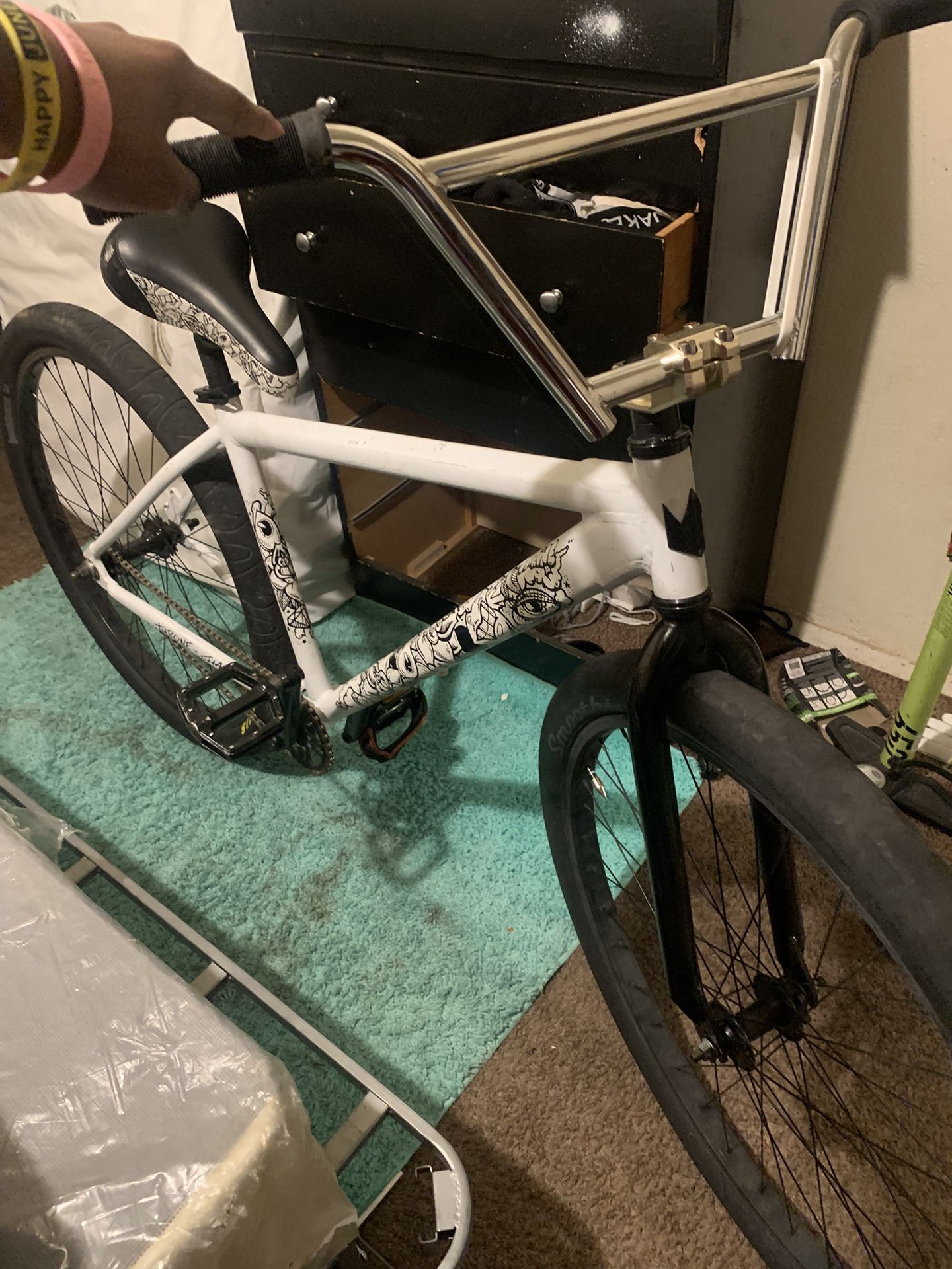 White Chad Throne 29er (missing Chain)