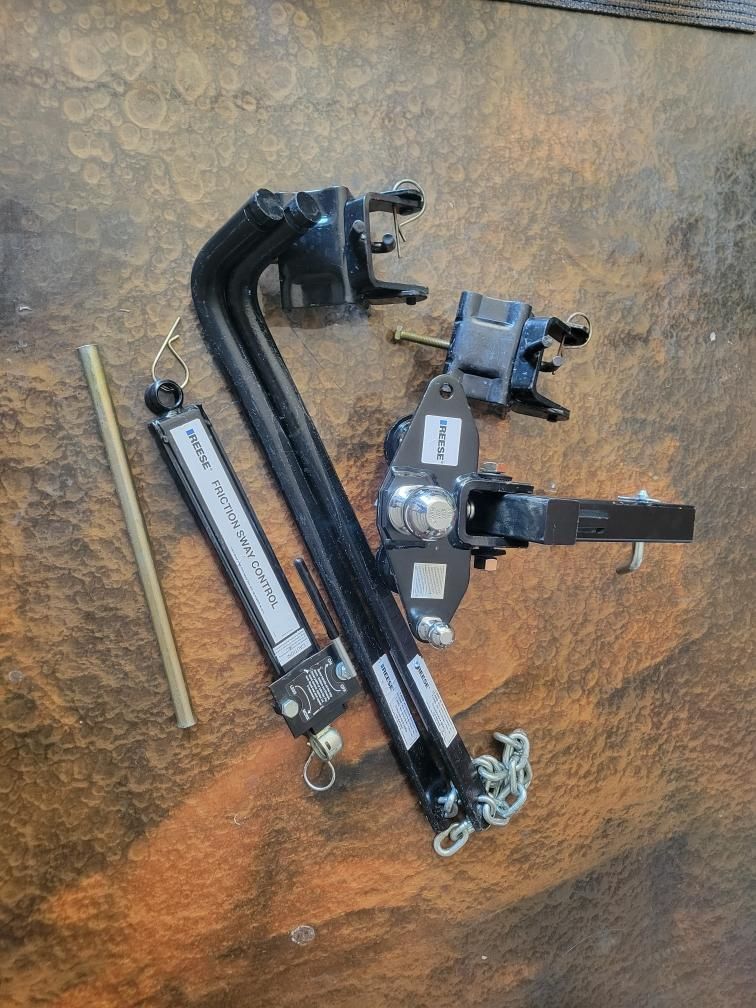 Reese Anti-Sway Load Leveling Weight Distribution Tow Hitch