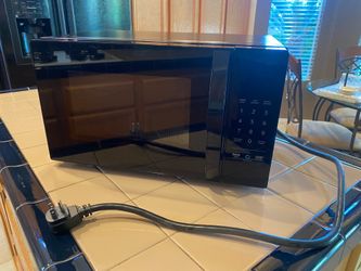 Amazon Basics Microwave Oven