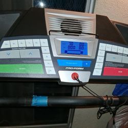 USED PRO-FORM 840 TREADMILL EXERCISE MACHINE