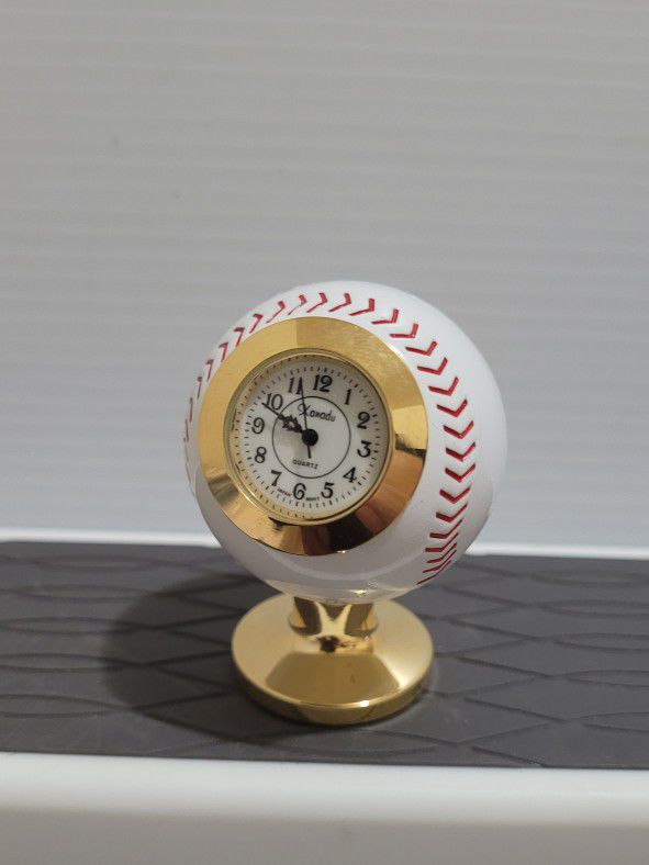 Vintage "Xanadu" Baseball  Mini Clock Battery Operated Quartz Analog.

