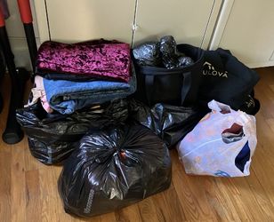 SMALL Free Ladies Clothes (Bronx)