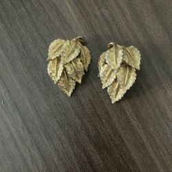 Leaf Clip Earrings Goldtone