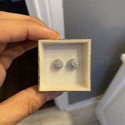 Vvs Moissinite Earings (passes Diamond Tester)  
