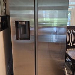 36in 27.4 cu.ft. side-side Refrigerator