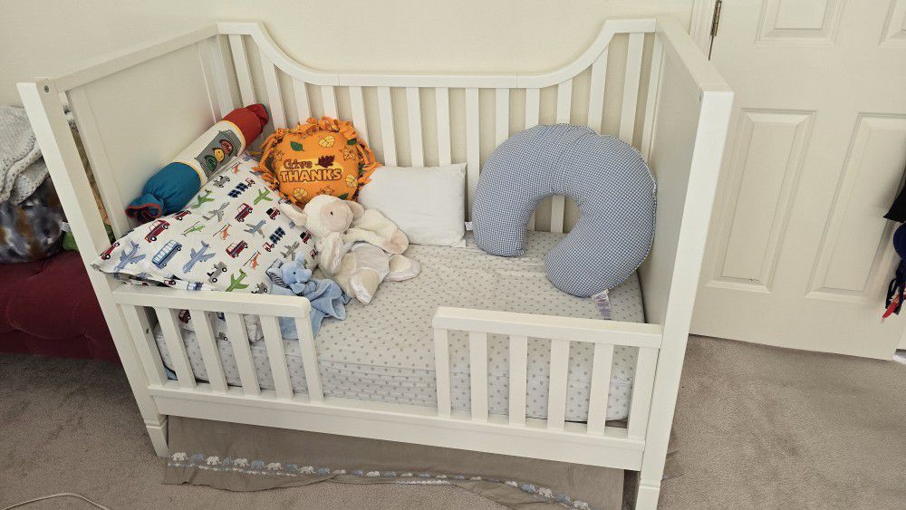 Pottery Barn Convertable Crib With Toddler Bed Conversion Kit