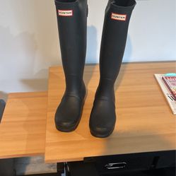Hunter Rain boots Size 8