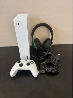 Xbox Series S bundle
