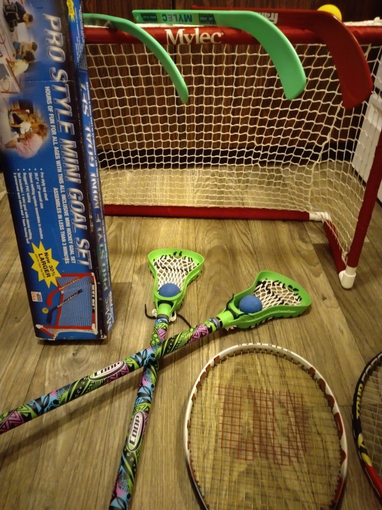 Mini hockey, Lacrosse, Tennis rackets