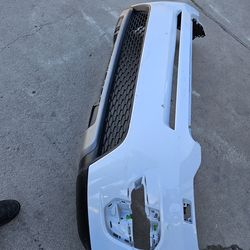 Land rover discovery L550 front bumper oem