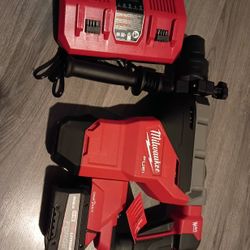 Milwaukee Rotary Hammer 