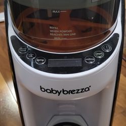 Baby Brezza Formula Pro Advanced – Like New – Perfect for New Parents