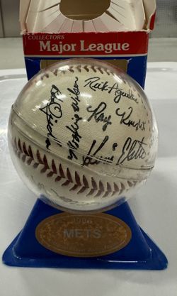 Collectors major league Autographed Baseball- 1986 New York Mets Team(Mint Condition)