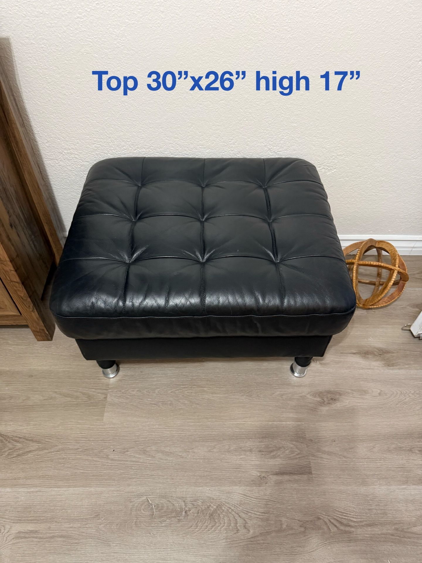 🩵 Black Leather Ottoman (IT’S AVAILABLE)