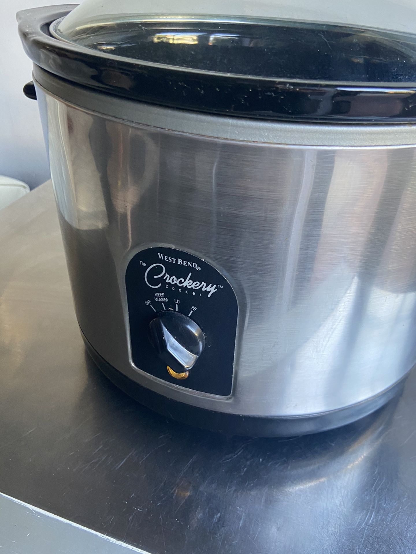Slow cooker